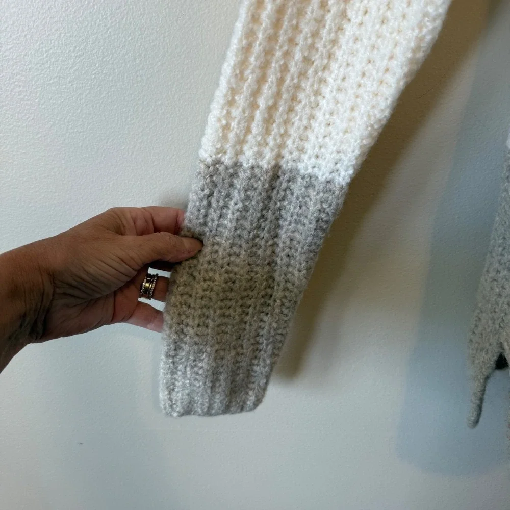Abercrombie & Fitch Womens Colorblock Turtleneck Sweater Cream‎ Beige SmallNWT